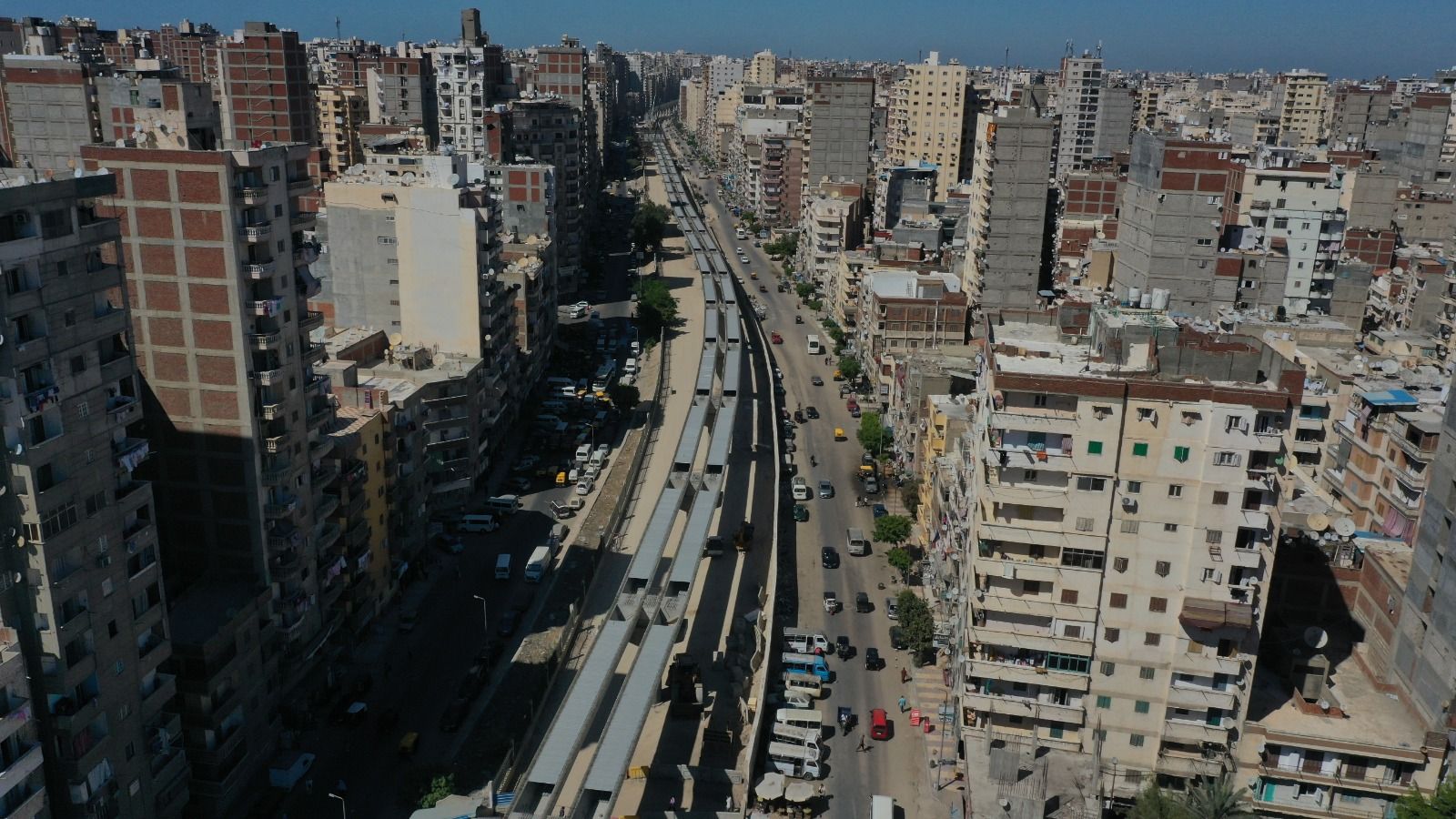 شاهد أعمال تركيب الكمرات وتقدم أعمال تنفيذ مشروع مترو الإسكندرية