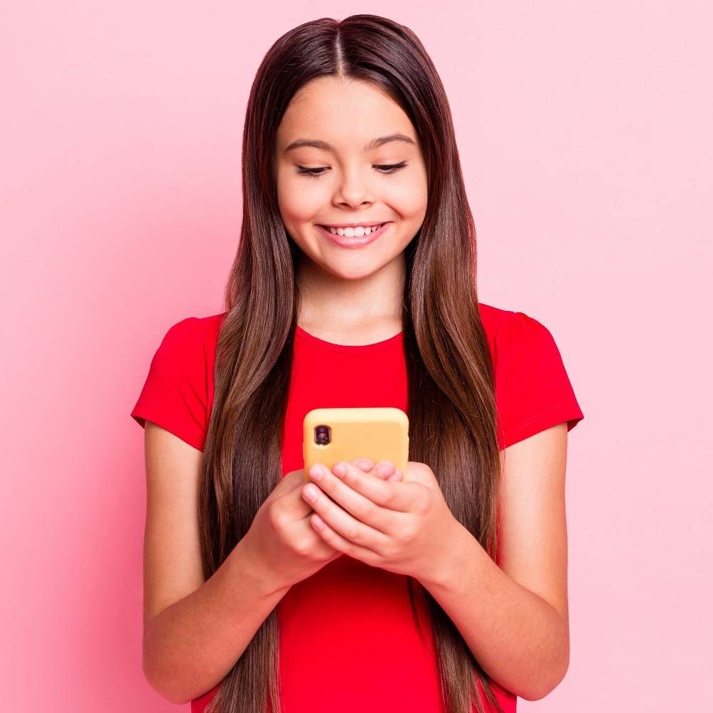 تجربتي مع إدمان ابني المراهق للشاشات الرقمية.. والنتيجة نجاح مُذهل!