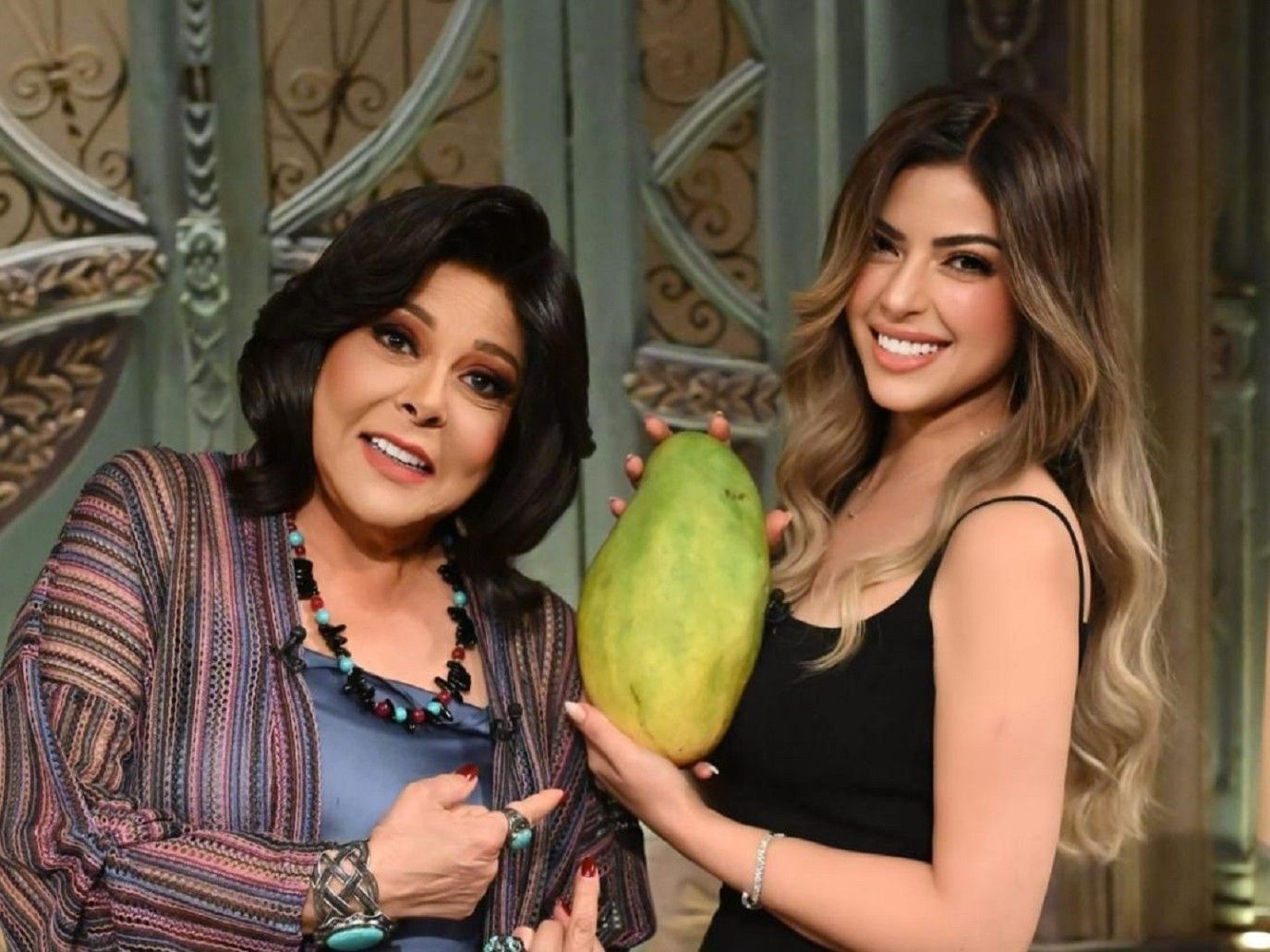 ميرنا جميل تكشف عن عشقها للمانجو بطريقة طريفة مع إسعاد يونس