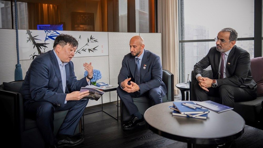 عبدالله آل حامد يلتقي عدداً من قيادات الإعلام والتكنولوجيا في شنغهاي