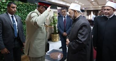 شيخ الأزهر لرئيس الأركان الباكستاني: لا استقرار عالمى دون حل قضية فلسطين