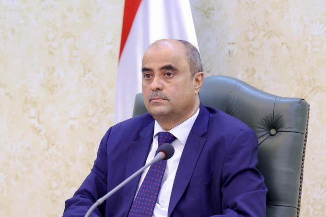رئيس الوزراء من عدن: لا تهاون في الإصلاحات.. والشفافية والمساءلة نهجنا الثابت