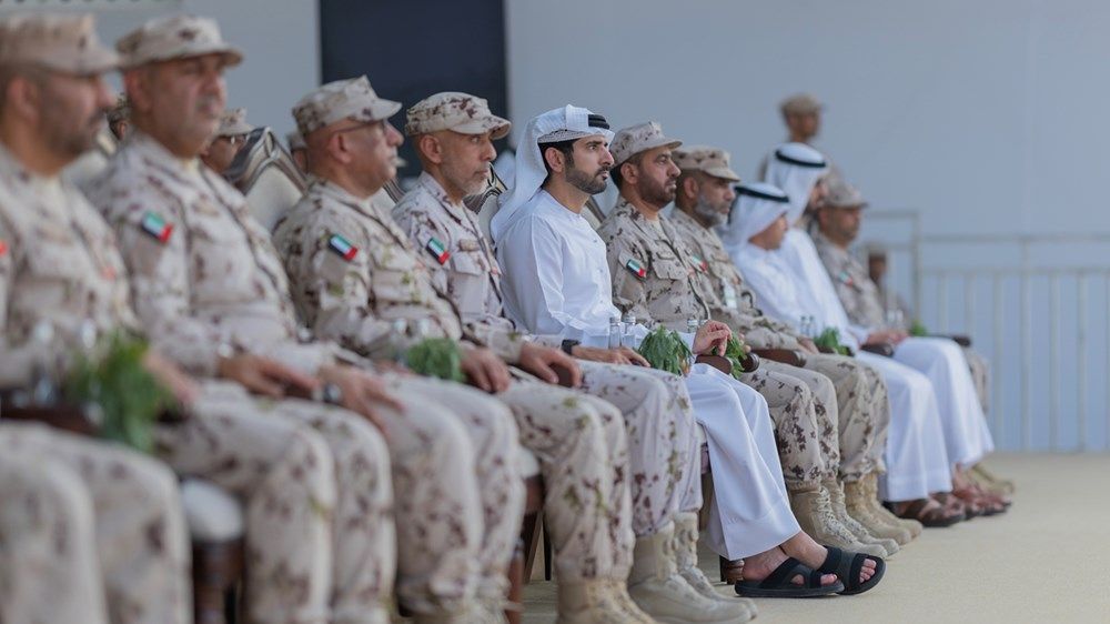 حمدان بن محمد يشهد العروض التخصصية لبرنامج الخدمة الوطنية للعام 2024/2025