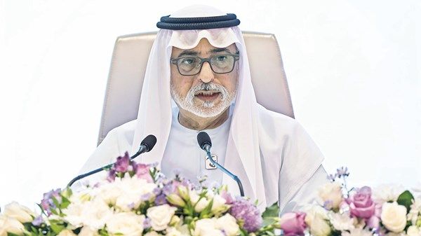 نهيان بن مبارك: رئيس الدولة حريص على تمكين أبناء وبنات الوطن