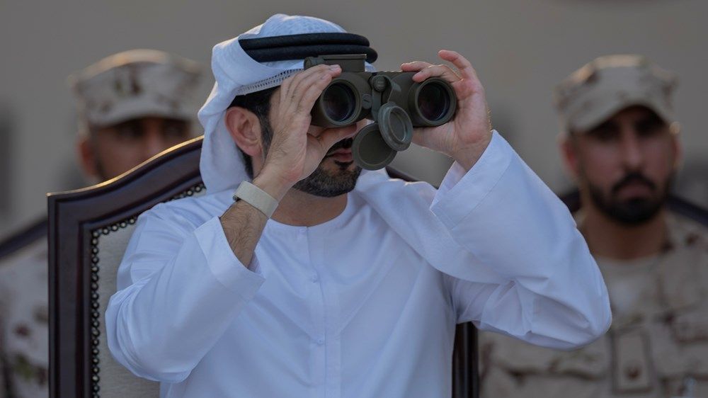 حمدان بن محمد يشهد العروض التخصصية لبرنامج الخدمة الوطنية للعام 2024/2025