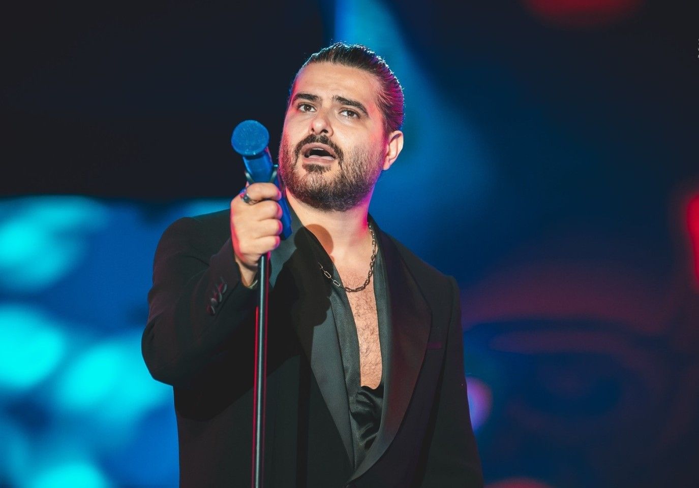 ناصيف زيتون في قرطاج 2025: دانييلا رحمة تتفهم تصرفات المعجبات