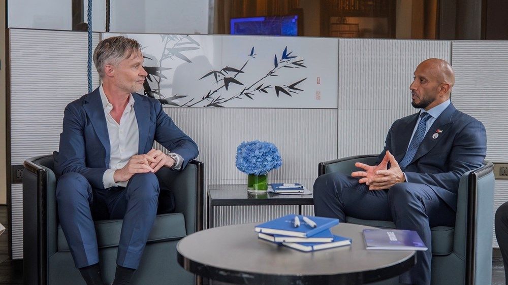 عبدالله آل حامد يلتقي عدداً من قيادات الإعلام والتكنولوجيا في شنغهاي