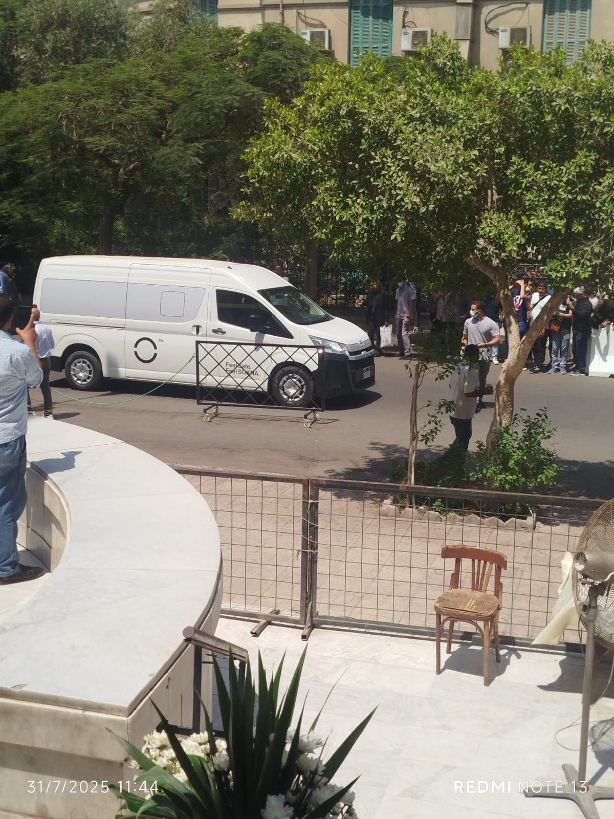 وصول جثمان الفنان القدير لطفي لبيب إلى كنيسة مارمرقس.. صور