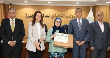 محافظ الجيزة يكرم أوائل الثانوية العامة والدبلومات الفنية من أبناء المحافظة.. صور