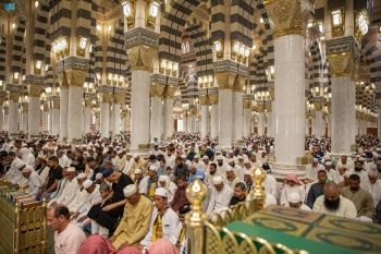 أخبار من السعودية.. منح وزير الداخلية وسام "الإنتربول" من الطبقة العليا