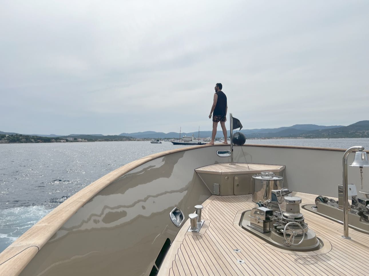 صيف 2025 يجمع محمد كريم وجيمي فوكس في سان تروبيه بفرنسا