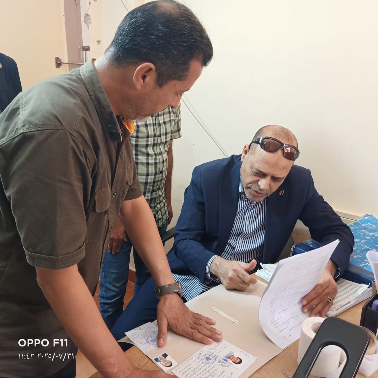 وزير العمل يجرى زيارة مفاجئة لمكتبى عمل الضبعة والعلمين