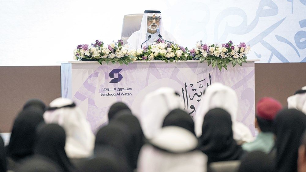 نهيان بن مبارك: رئيس الدولة حريص على تمكين أبناء وبنات الوطن