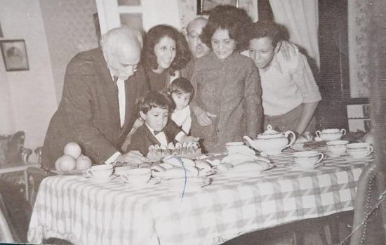 خالد جلال ينشر صور نادرة مع شقيقه الراحل حسن ويعلق كان أبويا