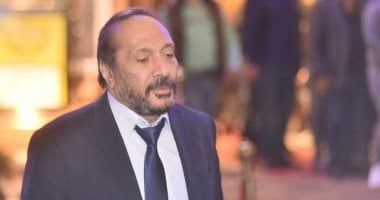 علي الحجار وأحمد مجدي ولؤى عمران فى عزاء الراحل لطفي لبيب