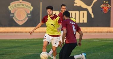 سيراميكا يتدرب بقمصان الموسم الماضى.. ظهور تيشيرت عابدين ونيدفيد بقميص موكا