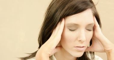 تظهر بخير وتعانى فى صمت.. ما هو اضطراب القلق الوظيفى العالى