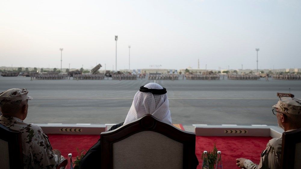 خالد بن محمد بن زايد يشهد عروضاً تخصصية لمجندي الدفعة الـ 22 من منتسبي الخدمة الوطنية في مركز تدريب سويحان