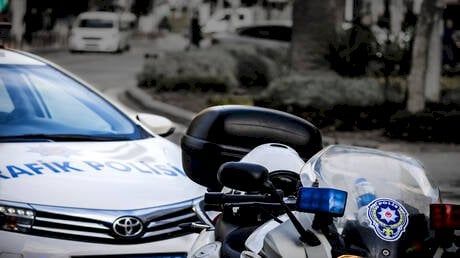 شرطي تركي يقتل زوجته وطفليه أثناء نومهم ثم ينتحر خلال إجازته السنوية