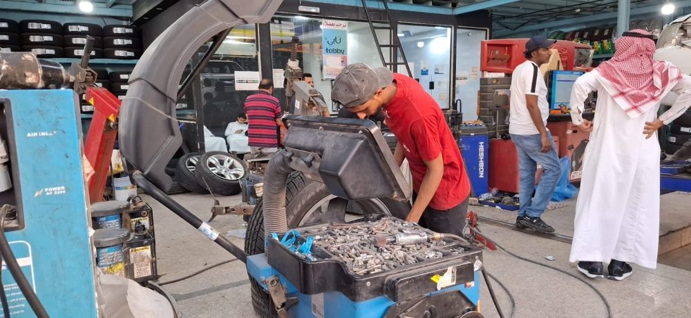 أخبار من السعودية.. شاهد | الفحص والتغيير ضرورة.. مختصون يحذرون من أعطال الإطار ”صيفًا“