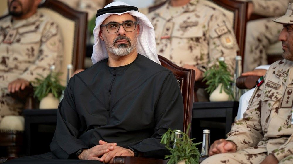 خالد بن محمد بن زايد يشهد عروضاً تخصصية لمجندي الدفعة الـ 22 من منتسبي الخدمة الوطنية في مركز تدريب سويحان