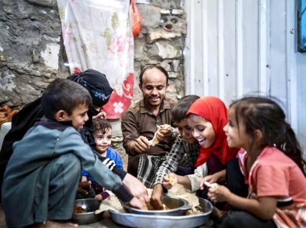 أزمة الغذاء في اليمن تزداد سوءًا مع عجز ثلثي الأسر عن تلبية احتياجاتها الأساسية