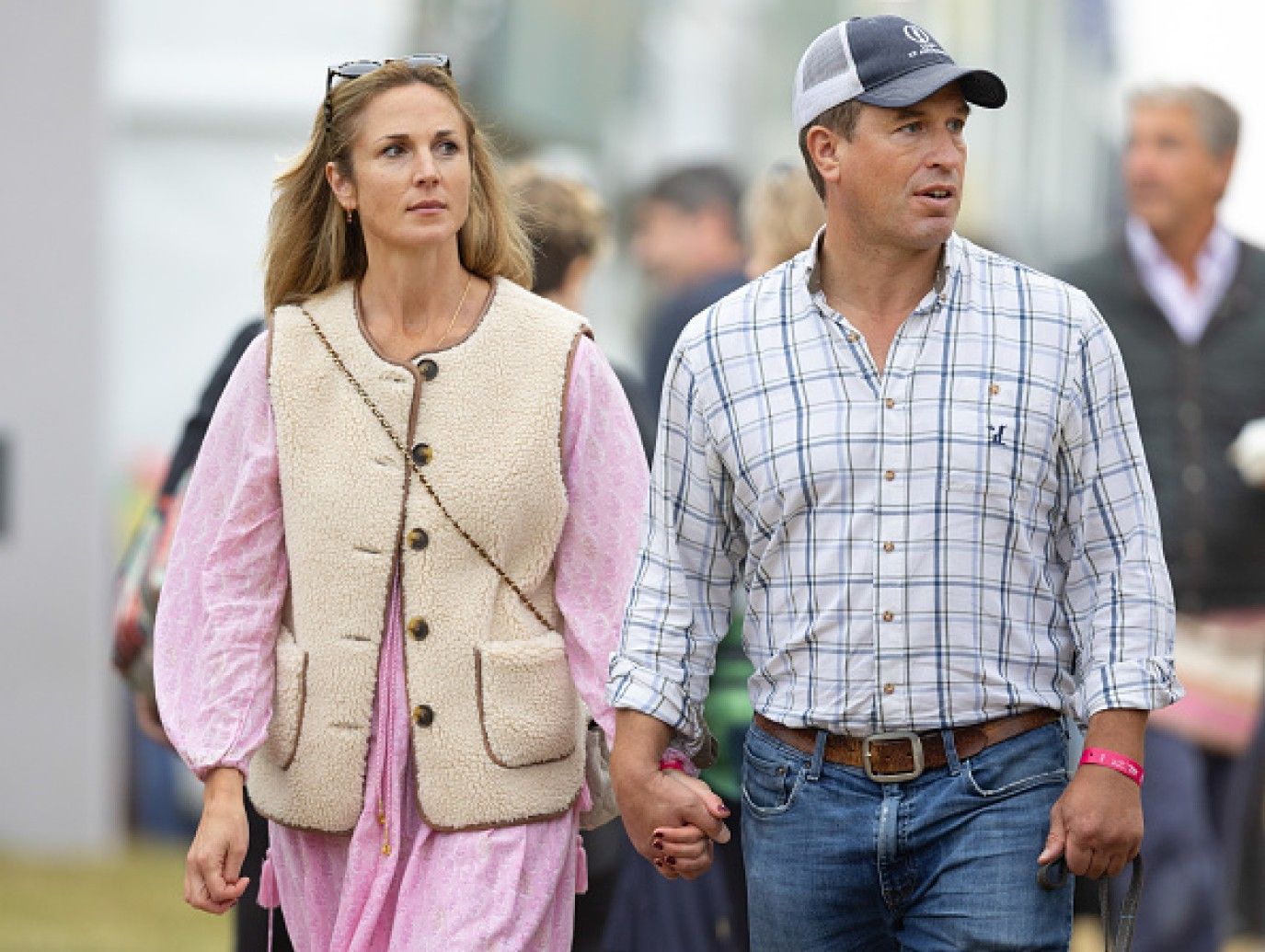 بيتر فيليبس يعلن خطوبته على هارييت سبيرلينغ وسط ترحيب ملكي