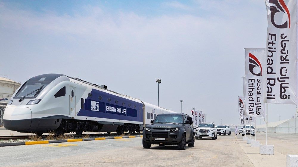 محمد بن راشد: قطار الاتحاد شريان اقتصادي مهم وجسر حيوي يعزز مسيرة الإمارات نحو المستقبل