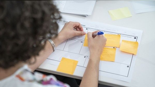 الإمارات.. الذكاء الاصطناعي من رياض الأطفال إلى الدكتوراه