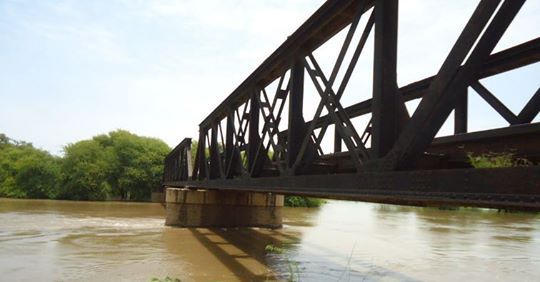 المدير التنفيذي لمحلية الدندر يقف على سير العمل في كبري الدندر وطريق الدندر الشرقي