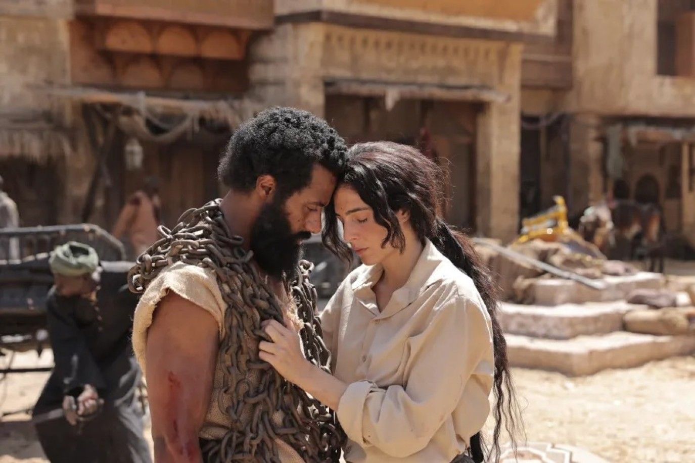 تمهيداً لطرحه عالمياً.. محمد رمضان يروج لفيلمه الجديد أسد بصور جديدة 