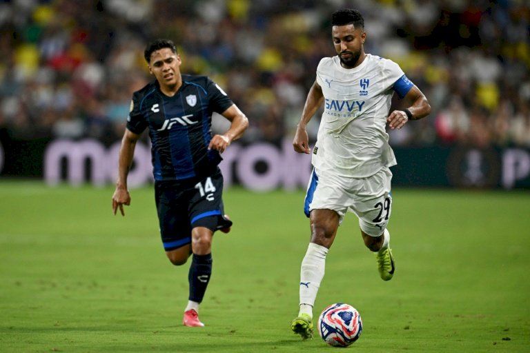 الدوسري يعود إلى تدريبات الهلال بعد شفائه من الإصابة