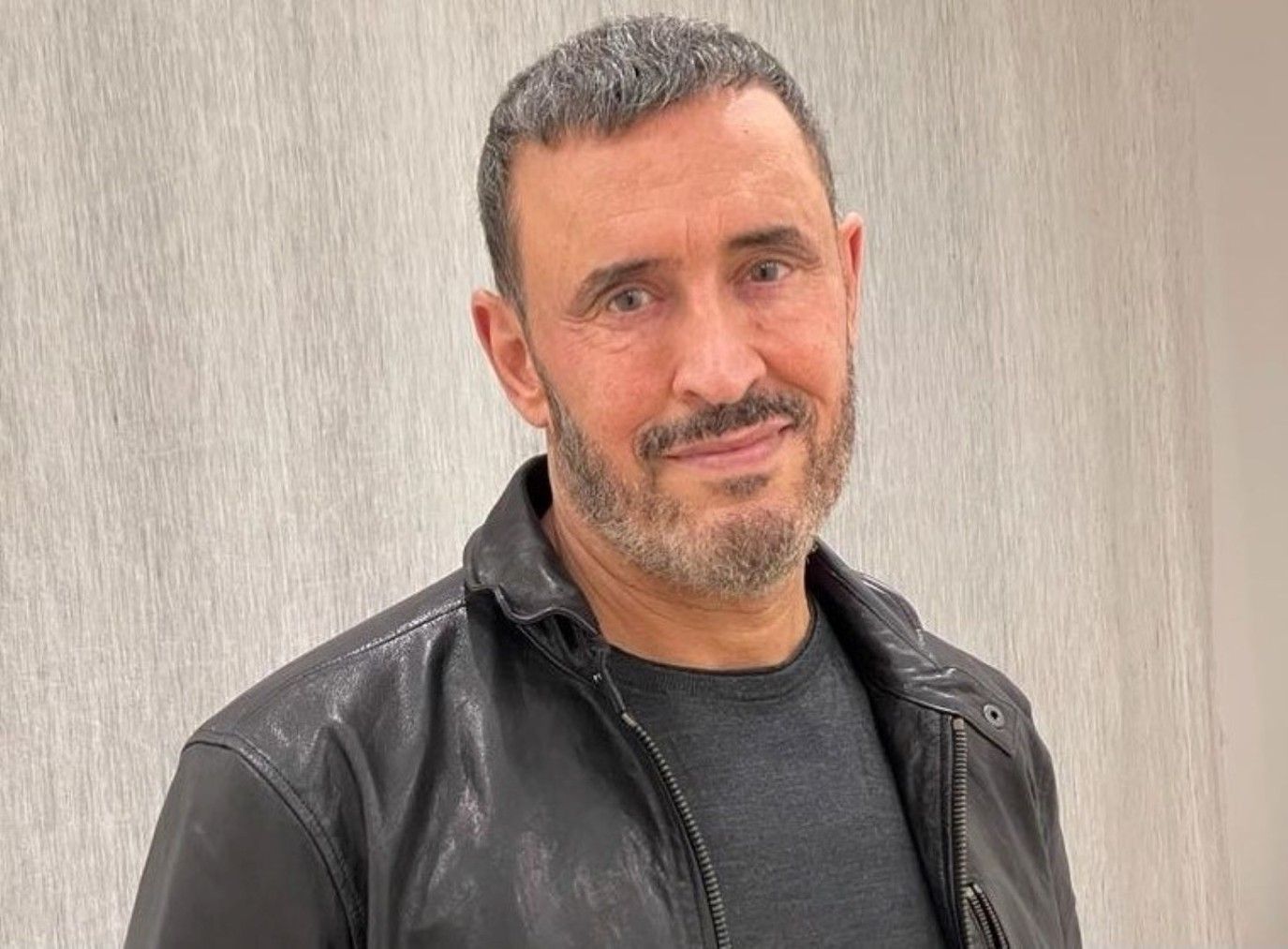 بصورة.. كاظم الساهر يحتفل بيوم ميلاد نجله والجمهور يعلق: مين الأب ومين الابن 