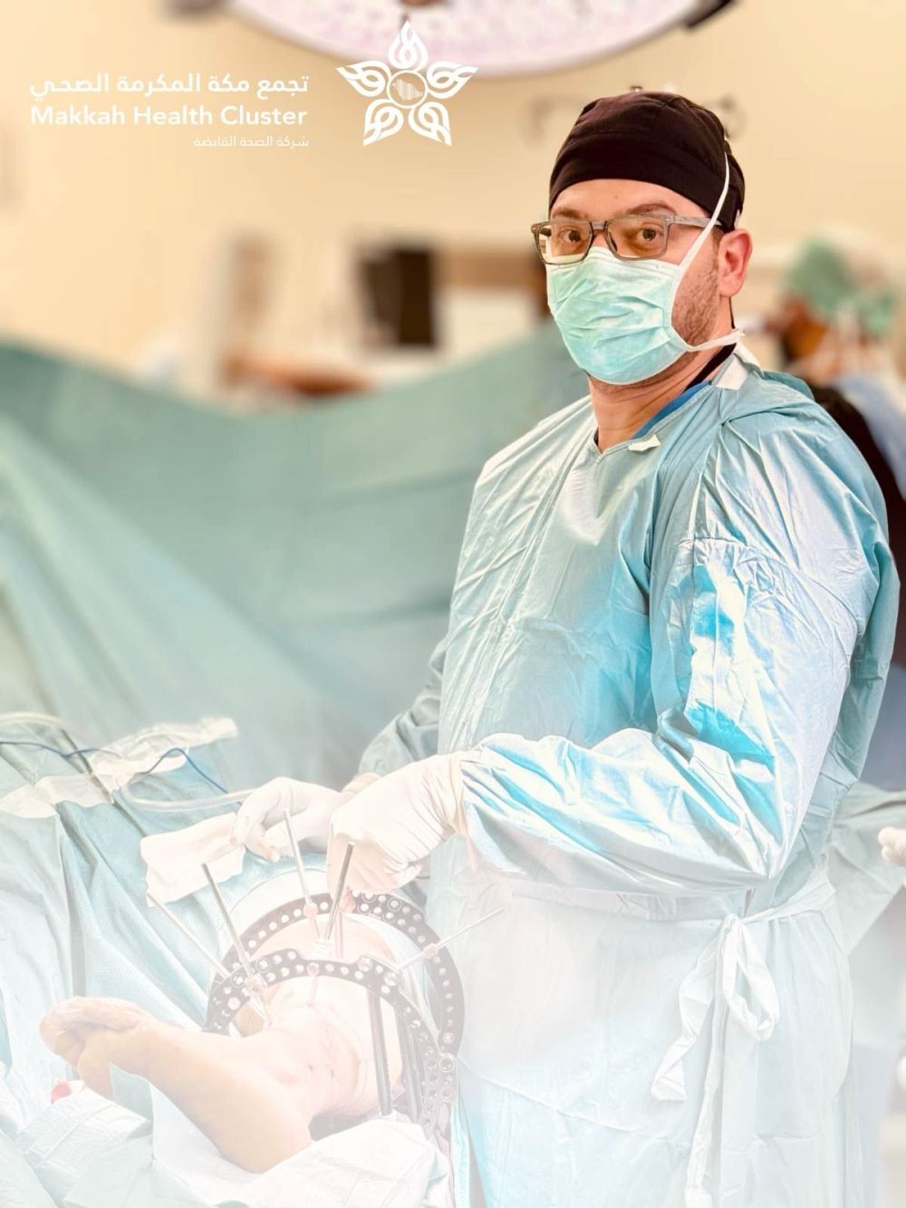 أخبار من السعودية.. جراحة نوعية تعيد الحركة لشاب يعاني من تشوه حاد في الساقين بمكة