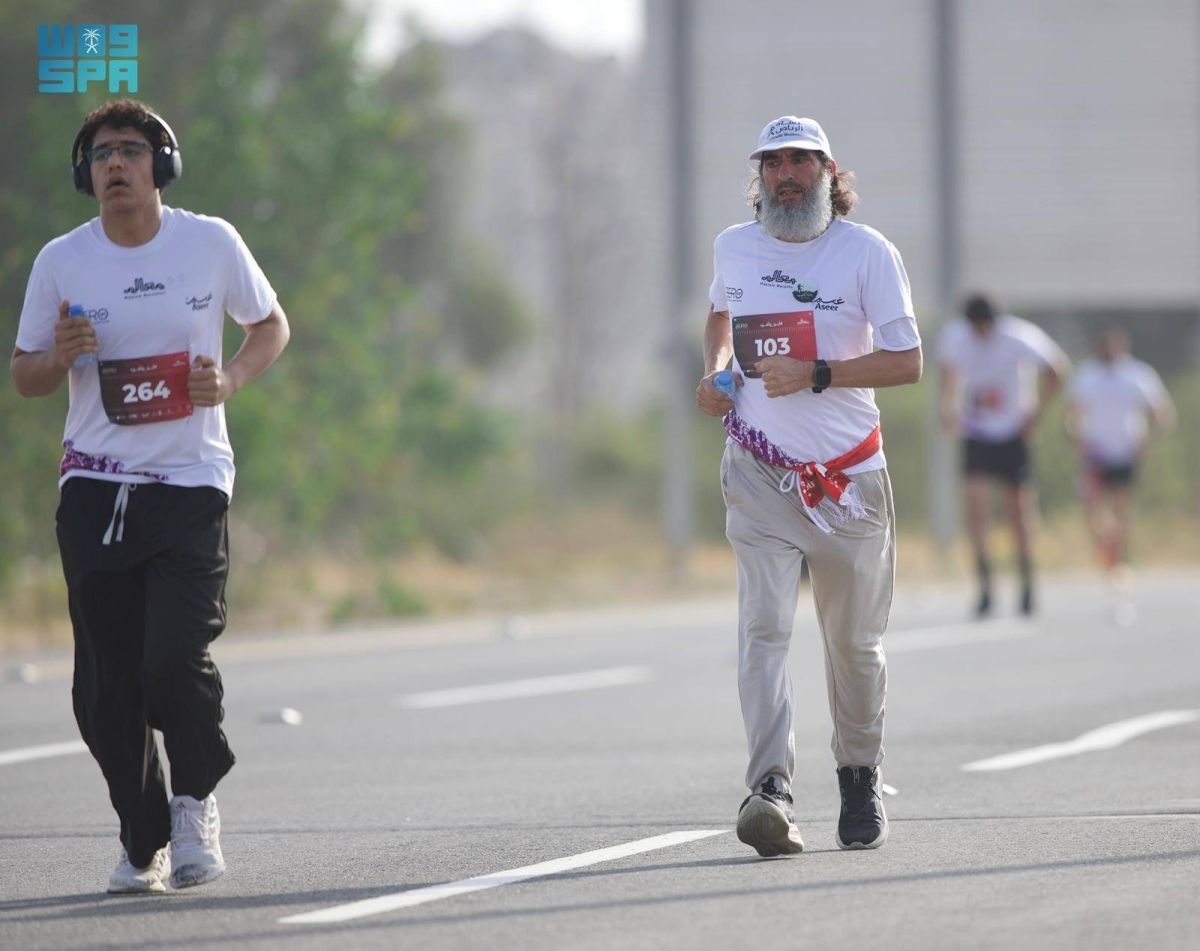 2496 مشاركا ومشاركة في ماراثون «معالم» بأبها