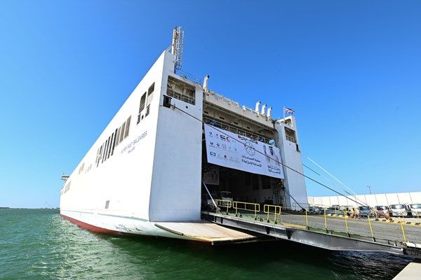 وصول سفينة المساعدات الإماراتية الثامنة "سفينة خليفة الإنسانية" إلى ميناء العريش