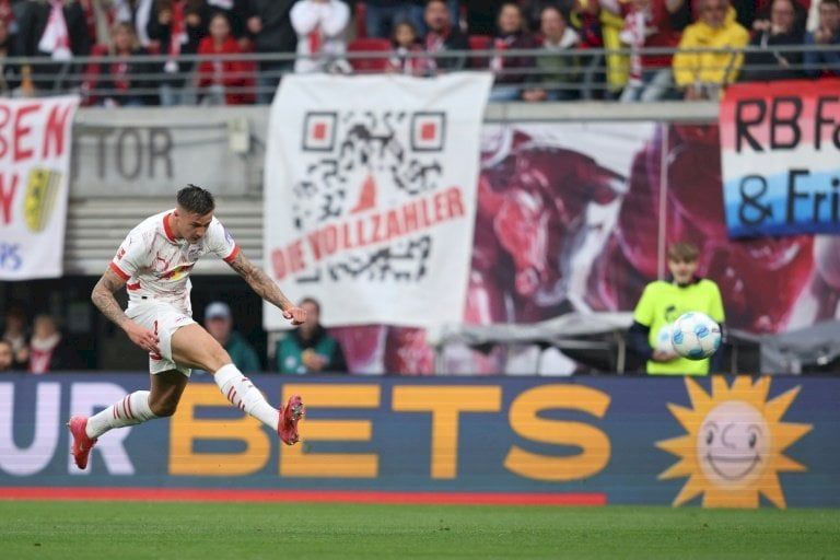 مانشستر يونايتد ونيوكاسل يقدمان عرضين لضم شيشكو (تقارير)