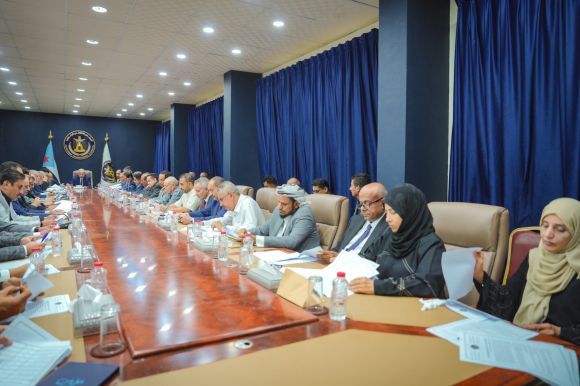 هيئة رئاسة المجلس الانتقالي الجنوبي تؤكد دعمها الكامل لمسار الإصلاحات المالية والإدارية بمؤسسات الدولة وتشدد على ضرورة استمرارها