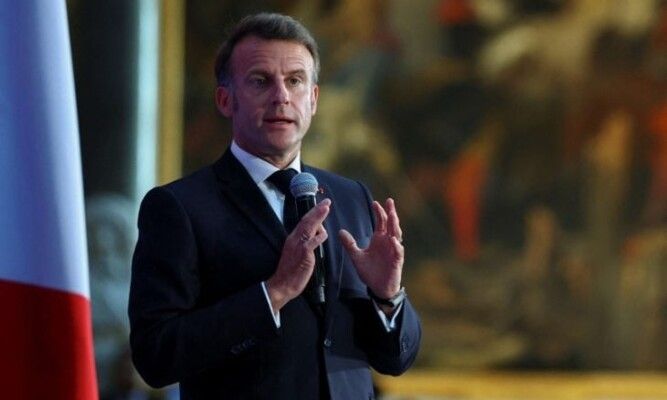 ماكرون: على فرنسا أن تتحرك بمزيد من الحزم والتصميم حيال الجزائر