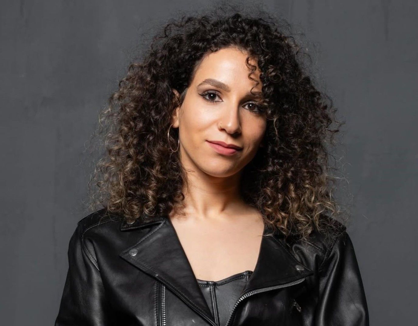 رحلة سينمائية مبهرة للفيلم المغربي القصير عايشه للمخرجة سناء العلاوي.. جولة مرتقبة