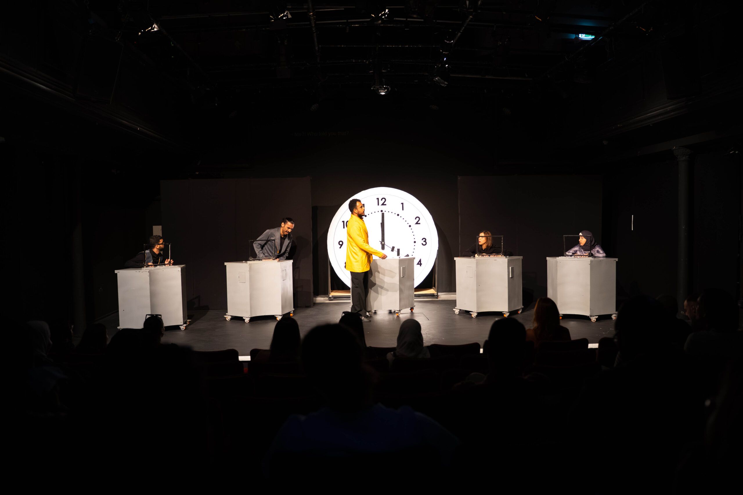 اختتام عروض المسرحية السعودية “طوق” في مهرجان فرينج إدنبرة وسط إشادة جماهيرية وإعلامية واسعة