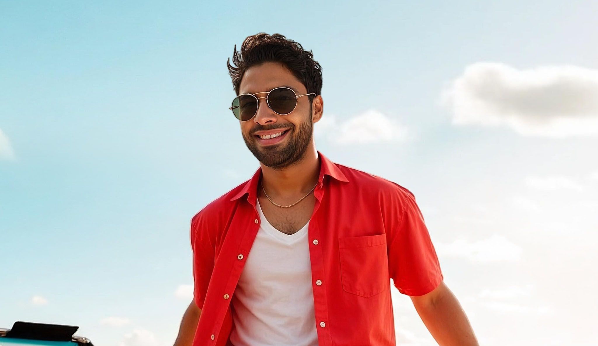 بالفيديو- مفاجأة صيفيّة خفيفة من أحمد جمال تشعل الأجواء