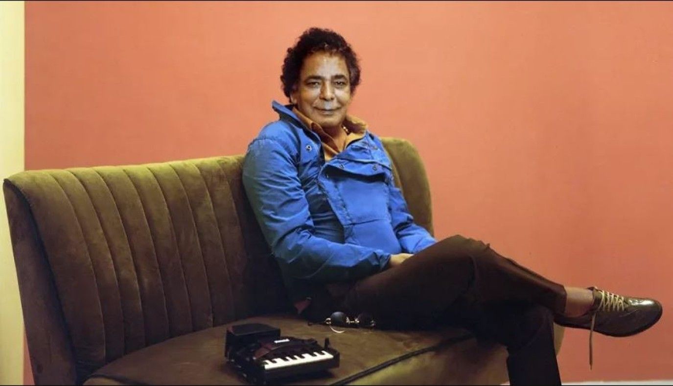 مستشفى النجوم.. أزمات صحية تطارد محمد منير وأنغام ومحمد صبحي