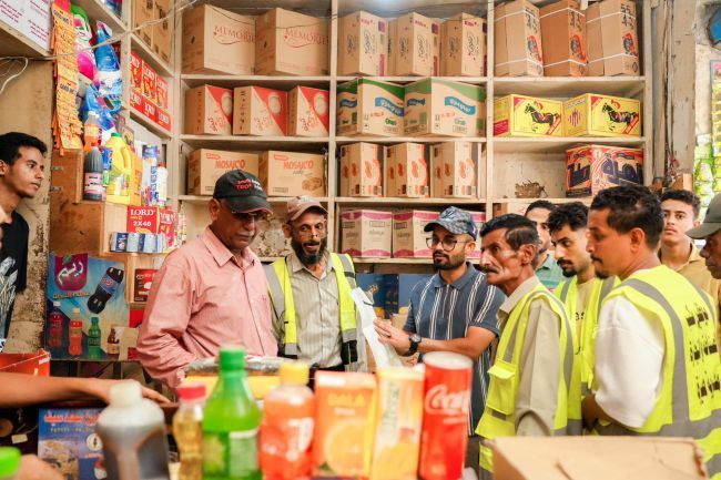 استمرار النزول الميداني لمدير عام صيرة لمراقبة أسعار المواد الغذائية