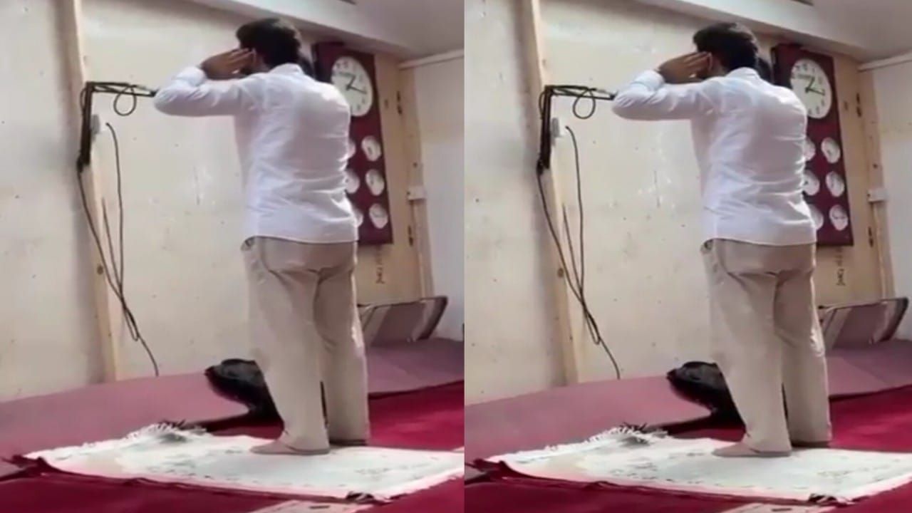 والد الطالب محمد القاسم يرفع الأذان في مسجد قريب من موقع مقتل ابنه في بريطانيا.. فيديو