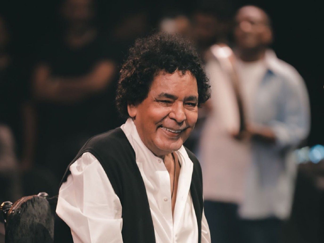 أول تعليق من محمد منير بعد مغادرة المستشفى... فماذا قال؟