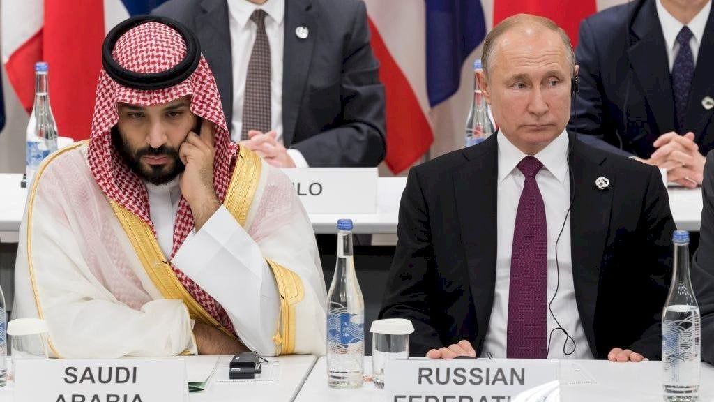 الخليج بين موسكو وواشنطن: هكذا تتقن العواصم الخليجية حسابات السياسة و"براغماتية" الطاقة