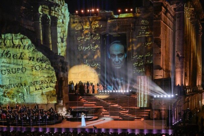 هبة طوجي تتألق بحفل استثنائي في مهرجانات بعلبك الدولية بـ "حقبات"