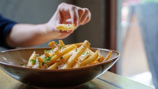 دراسة تحذر.....تناول البطاطس المقلية يزيد خطر الإصابة بالسكري من النوع الثاني