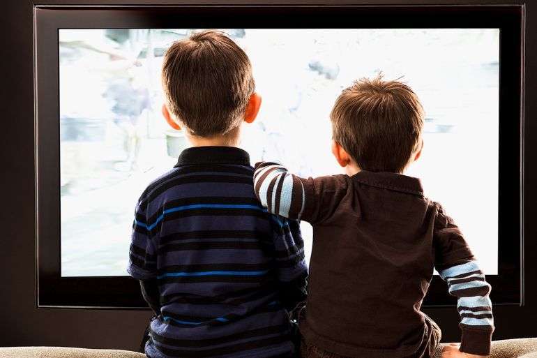 تعرّض الأطفال طويلاً للشاشات يزيد من خطر إصابتهم بأمراض القلب